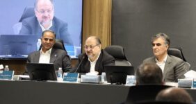 بانک مرکزی مسیر تأمین مالی پتروشیمیها را نیز هموار کرد/ اوراق یک میلیارد و ۵۰ میلیون دلاری برای ۶ پروژه مهم پتروشیمی کشور بانک مرکزی مسیر تأمین مالی پتروشیمیها را نیز هموار کرد/ اوراق یک میلیارد و ۵۰ میلیون دلاری برای ۶ پروژه مهم پتروشیمی کشور