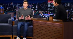 «سم آلتمن» در برنامه «جیمی فالن»: هوش مصنوعی باعث برابری انسانها میشود «سم آلتمن» در برنامه «جیمی فالن»: هوش مصنوعی باعث برابری انسانها میشود