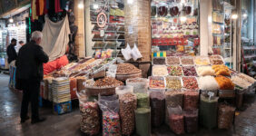 نظارت و بازرسی بازار کالاهای اساسی ویژه شب یلدا تشدید شد نظارت و بازرسی بازار کالاهای اساسی ویژه شب یلدا تشدید شد