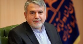 گردشگران خارجی به طور متوسط ۱۲۷۰ دلار در ایران هزینه میکنند گردشگران خارجی به طور متوسط ۱۲۷۰ دلار در ایران هزینه میکنند