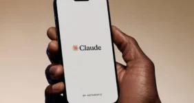 انتروپیک قابلیتهای رایگان Claude را افزایش داد؛ پاسخی به نمایش تبلیغات در ChatGPT انتروپیک قابلیتهای رایگان Claude را افزایش داد؛ پاسخی به نمایش تبلیغات در ChatGPT