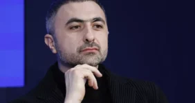 مدیر هوش مصنوعی مایکروسافت: اکثر امور اداری تا یکسالونیم آینده خودکار میشوند مدیر هوش مصنوعی مایکروسافت: اکثر امور اداری تا یکسالونیم آینده خودکار میشوند