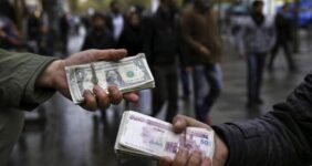 نرخ واقعی طلا و ارز در بلاتکلیفی | دلار ۱۶۳ هزار تومانی با اقتصاد کشور سازگاری ندارد نرخ واقعی طلا و ارز در بلاتکلیفی | دلار ۱۶۳ هزار تومانی با اقتصاد کشور سازگاری ندارد