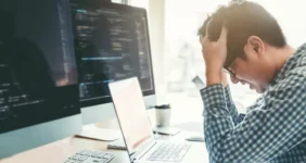 کارشناسان هشدار میدهند: استفاده طولانیمدت از هوش مصنوعی میتواند سلامت روان را تحت فشار قرار دهد کارشناسان هشدار میدهند: استفاده طولانیمدت از هوش مصنوعی میتواند سلامت روان را تحت فشار قرار دهد