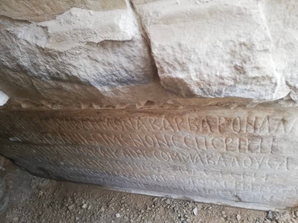 کشف بقایای معبد ۲ هزار ساله در یک مسجد کشف بقایای معبد ۲ هزار ساله در یک مسجد