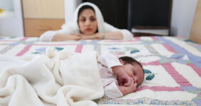 افسردگی پس از زایمان؛ بیماری قابل درمان یا تهدیدی برای مادر و نوزاد؟ افسردگی پس از زایمان؛ بیماری قابل درمان یا تهدیدی برای مادر و نوزاد؟