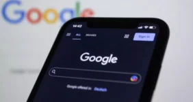 فاجعه در AI Overviews گوگل؛ کاربران روزانه میلیونها پاسخ اشتباه دریافت میکنند فاجعه در AI Overviews گوگل؛ کاربران روزانه میلیونها پاسخ اشتباه دریافت میکنند