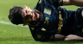 اعلام تصمیم نهایی پرسپولیس برای جذب علی قلی زاده اعلام تصمیم نهایی پرسپولیس برای جذب علی قلی زاده