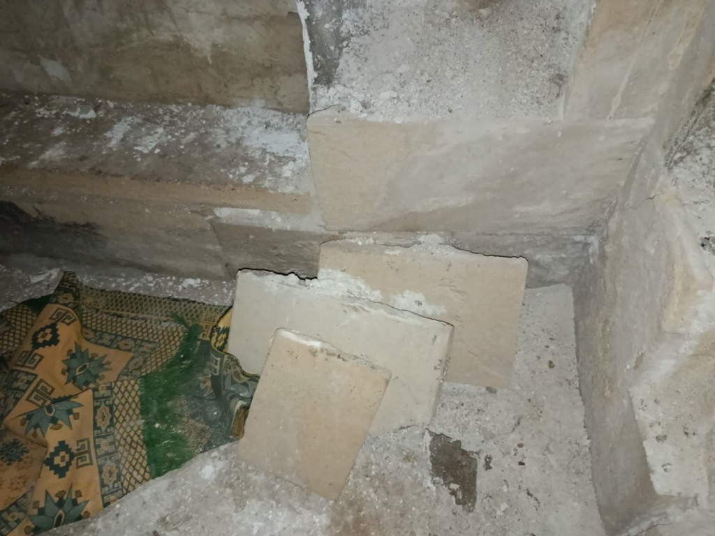 تعرض به چهارطاقی پیرپنهان لار؛ غارتگران در پی گنج تعرض به چهارطاقی پیرپنهان لار؛ غارتگران در پی گنج