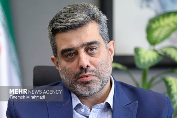 روایت آقای مدیر از «شوکهای بزرگ»؛ هنرمندان را با عملکردشان قضاوت کنیم روایت آقای مدیر از «شوکهای بزرگ»؛ هنرمندان را با عملکردشان قضاوت کنیم