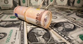 ابهام در سرنوشت میلیاردها دلار ارز صادراتی / چرا دلارها به مسیر رسمی برنمیگردند؟ ابهام در سرنوشت میلیاردها دلار ارز صادراتی / چرا دلارها به مسیر رسمی برنمیگردند؟