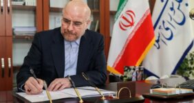قالیباف: اکبر عبدی حلاوت هنر اصیل را به خانهها آورد قالیباف: اکبر عبدی حلاوت هنر اصیل را به خانهها آورد